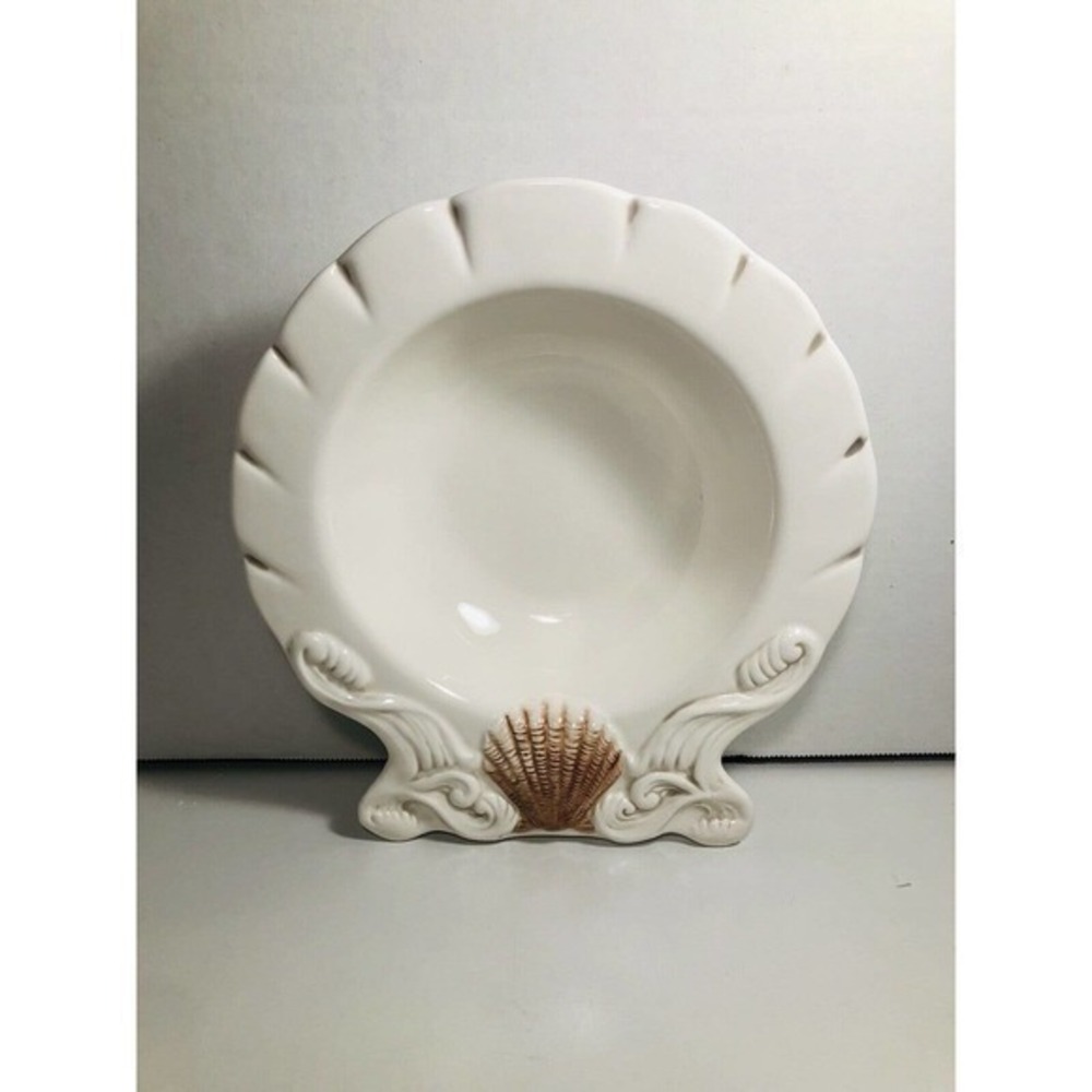 American Atelier At Home By the Sea 5256 Ironstone Divided Dish With Shells.